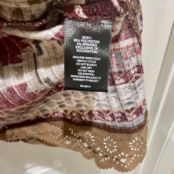 🍁TRIBAL Shirt🍁 - Picture 12 of 14